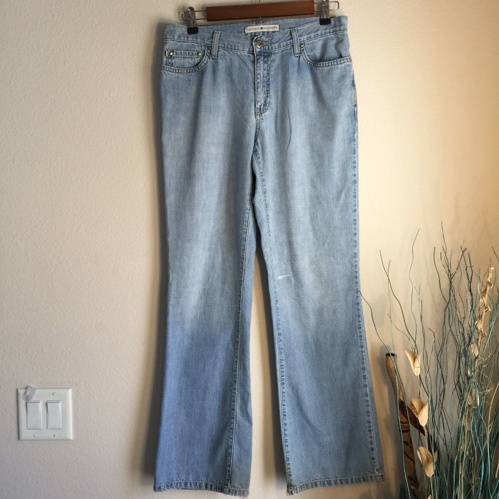 Tommy Hilfiger Jeans Size 8 Vintage Wide Leg Light Wash Denim